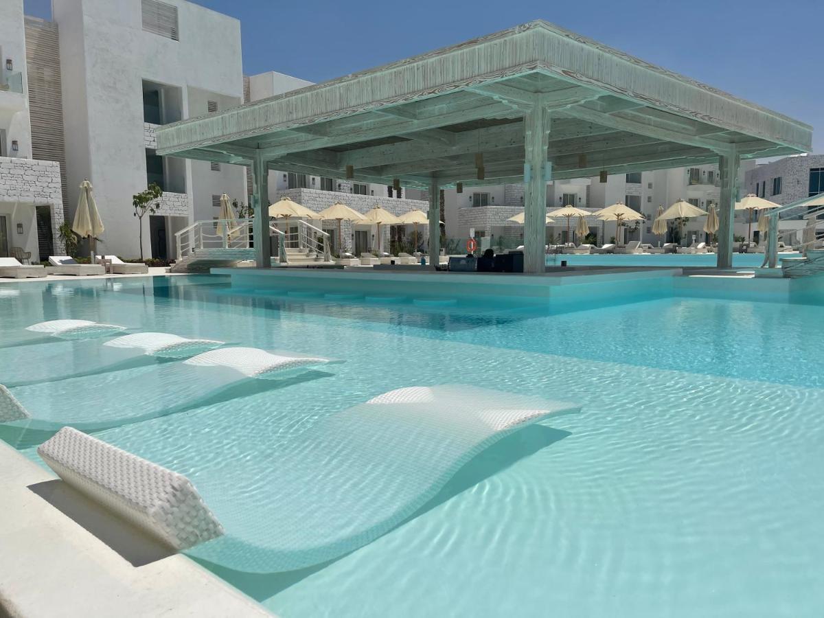 Tanoak Resort Ain Sukhna Eksteriør bilde The pool at the hotel